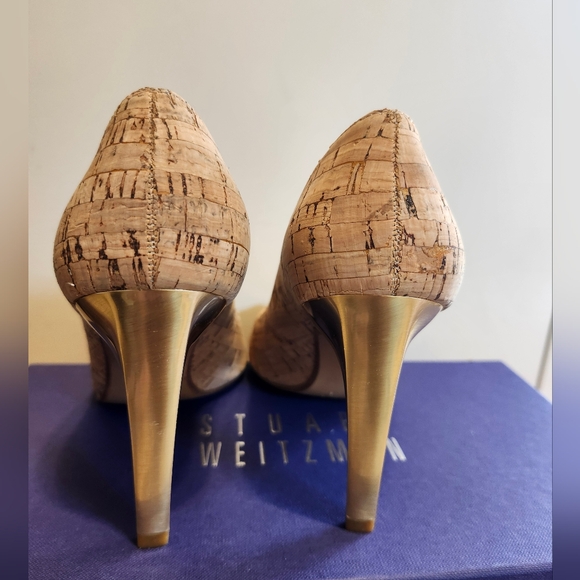 NIB Stuart Weitzman Cork Leather Peep Toe Curved Gold Heel Pumps sz.6.5 Ret $425 - Picture 4 of 14